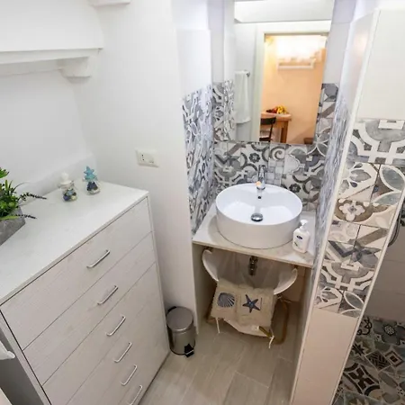 Casetta Centro Storico Puglia On Line