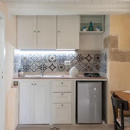 Casetta Centro Storico Puglia On Line Alliste